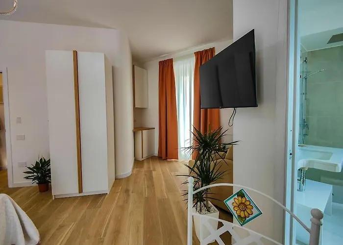 Aquamar Bed & Breakfast 4*